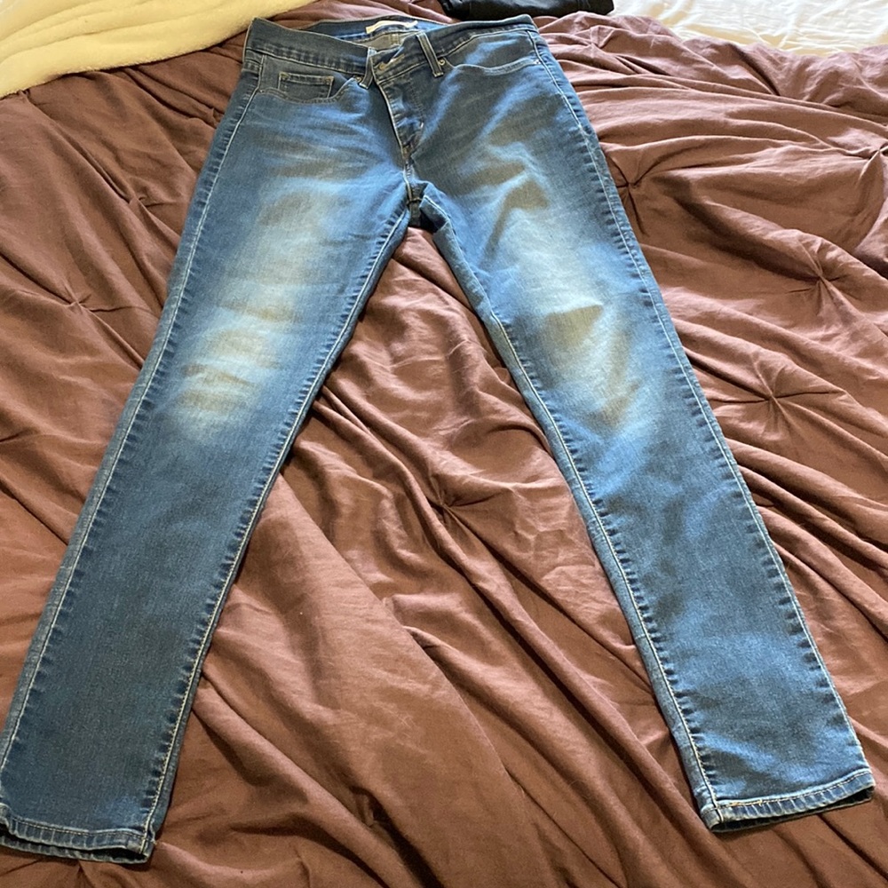 Levi’s 311 Shaping Skinny Jean